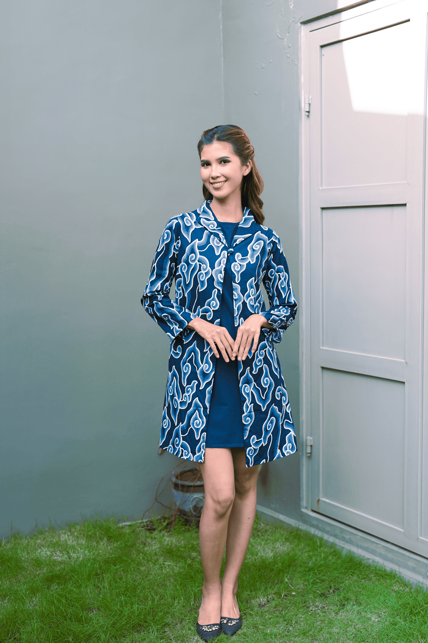 DSC08428 alt="Tunik Batik Mega Mendung Belvina Navy"